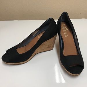 Toms black canvas peep toe espadrilles w cork heel